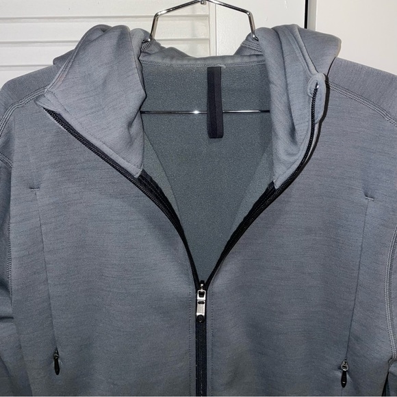 Mens M, Lululemon Gray Zip Plush Hoodie, Lulu ‘Vintage’ - Picture 2 of 5